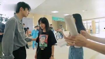 娱乐吃瓜小木,揭秘娱乐圈那些不为人知的幕后故事  第1张